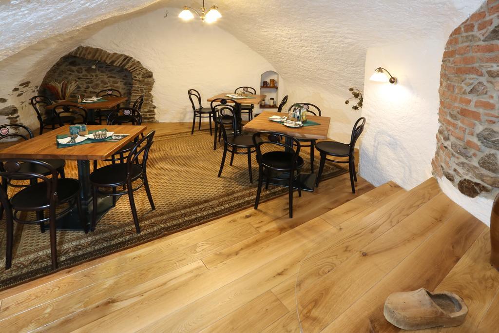 Hotel Koruna Prachatice Ngoại thất bức ảnh