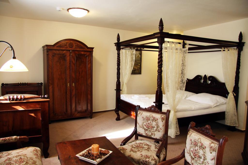 Hotel Koruna Prachatice Ngoại thất bức ảnh