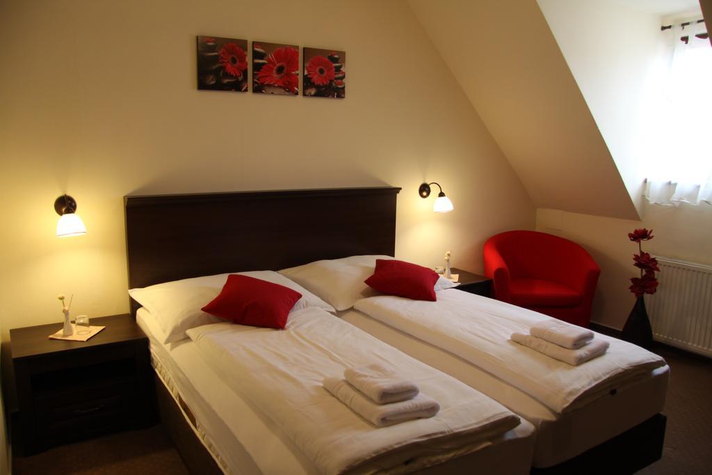 Hotel Koruna Prachatice Ngoại thất bức ảnh